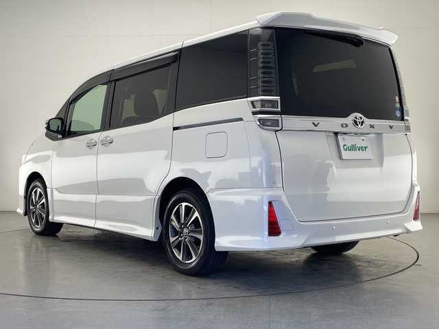 トヨタ ヴォクシー ZS 煌Ⅱ 宮崎県 2019(令1)年 2.6万km ホワイトパールクリスタルシャイン Toyota Safety Sense/〇プリクラシュセーフティ/〇レーンディパーチャーアラート/〇パーキングサポートブレーキ/〇クリアランスソナー/〇オートマチックハイビーム/〇先行車発進告知/純正7インチナビ/フルセグTV/CD/DVD/Bluetooth/両側パワースライドドア/クルーズコントロール/純正ドライブレコーダー/ステアリングリモコン/ビルトインETC/純正16インチAW/スマートキー/アイドリングストップ/純正フロアマット