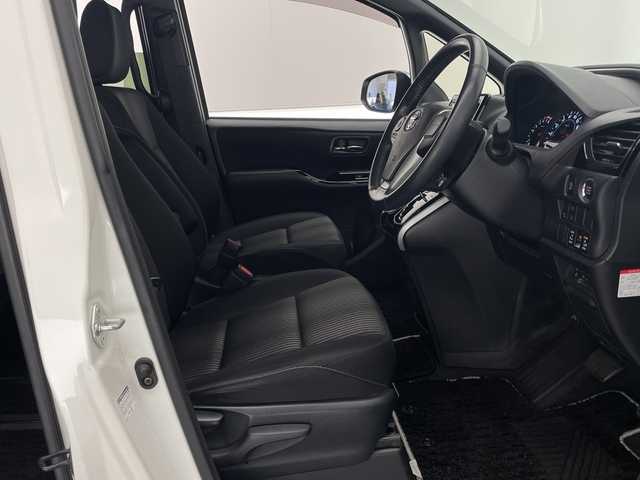 トヨタ ヴォクシー ZS 煌Ⅱ 宮崎県 2019(令1)年 2.6万km ホワイトパールクリスタルシャイン Toyota Safety Sense/〇プリクラシュセーフティ/〇レーンディパーチャーアラート/〇パーキングサポートブレーキ/〇クリアランスソナー/〇オートマチックハイビーム/〇先行車発進告知/純正7インチナビ/フルセグTV/CD/DVD/Bluetooth/両側パワースライドドア/クルーズコントロール/純正ドライブレコーダー/ステアリングリモコン/ビルトインETC/純正16インチAW/スマートキー/アイドリングストップ/純正フロアマット