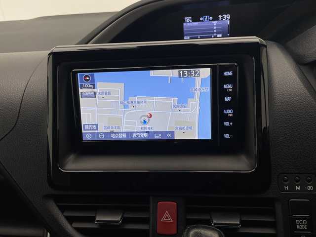 トヨタ ヴォクシー ZS 煌Ⅱ 宮崎県 2019(令1)年 2.6万km ホワイトパールクリスタルシャイン Toyota Safety Sense/〇プリクラシュセーフティ/〇レーンディパーチャーアラート/〇パーキングサポートブレーキ/〇クリアランスソナー/〇オートマチックハイビーム/〇先行車発進告知/純正7インチナビ/フルセグTV/CD/DVD/Bluetooth/両側パワースライドドア/クルーズコントロール/純正ドライブレコーダー/ステアリングリモコン/ビルトインETC/純正16インチAW/スマートキー/アイドリングストップ/純正フロアマット