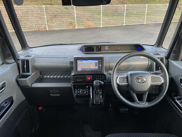 ダイハツ タント カスタム RS 岡山県 2019(令1)年 5.2万km ブライトシルバーメタリック 純正ナビ　NMZK-W69D/フルセグTV、CD、DVD、Bluetooth/AM、FM/バックカメラ/ビルトインETC/両側パワースライドドア/前後ドライブレコーダー/ハーフレザーシート/USB充電/ハーフレザーシート/リアロールサンシェード/エンジンスターター/オートライト/プッシュスタート/スマートキー