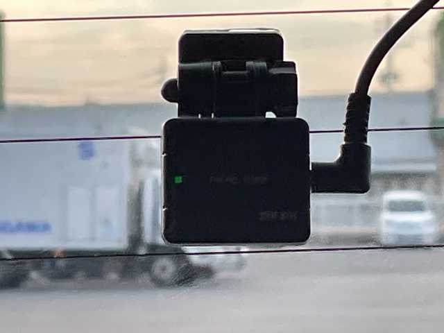 ダイハツ タント カスタム RS 岡山県 2019(令1)年 5.2万km ブライトシルバーメタリック 純正ナビ　NMZK-W69D/フルセグTV、CD、DVD、Bluetooth/AM、FM/バックカメラ/ビルトインETC/両側パワースライドドア/前後ドライブレコーダー/ハーフレザーシート/USB充電/ハーフレザーシート/リアロールサンシェード/エンジンスターター/オートライト/プッシュスタート/スマートキー