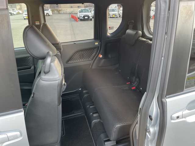 ダイハツ タント カスタム RS 岡山県 2019(令1)年 5.2万km ブライトシルバーメタリック 純正ナビ　NMZK-W69D/フルセグTV、CD、DVD、Bluetooth/AM、FM/バックカメラ/ビルトインETC/両側パワースライドドア/前後ドライブレコーダー/ハーフレザーシート/USB充電/ハーフレザーシート/リアロールサンシェード/エンジンスターター/オートライト/プッシュスタート/スマートキー