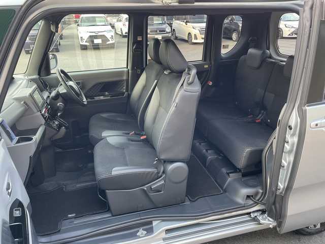 ダイハツ タント カスタム RS 岡山県 2019(令1)年 5.2万km ブライトシルバーメタリック 純正ナビ　NMZK-W69D/フルセグTV、CD、DVD、Bluetooth/AM、FM/バックカメラ/ビルトインETC/両側パワースライドドア/前後ドライブレコーダー/ハーフレザーシート/USB充電/ハーフレザーシート/リアロールサンシェード/エンジンスターター/オートライト/プッシュスタート/スマートキー