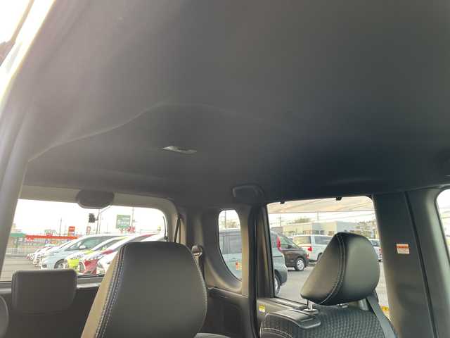 ダイハツ タント カスタム RS 岡山県 2019(令1)年 5.2万km ブライトシルバーメタリック 純正ナビ　NMZK-W69D/フルセグTV、CD、DVD、Bluetooth/AM、FM/バックカメラ/ビルトインETC/両側パワースライドドア/前後ドライブレコーダー/ハーフレザーシート/USB充電/ハーフレザーシート/リアロールサンシェード/エンジンスターター/オートライト/プッシュスタート/スマートキー