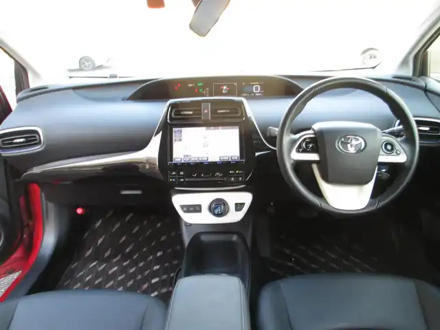 トヨタ プリウス S ツーリングセレクション 千葉県 2015(平27)年 4.9万km エモーショナルレッド ワンオーナー/純正9型SDナビ/バックカメラ/純正オーディオ【DVD/CD/BT/SD】/Toyota Safety Sense P/レーダークルーズコントロール/レーンキープアシスト/黒革シート/前席シートヒーター/AC100V/純正前方ドライブレコーダー/ビルトインETC/スペアキー/取扱説明書/ナビ取扱説明書/新車時保証書/トヨタ整備記録簿(R2/R4/R6)