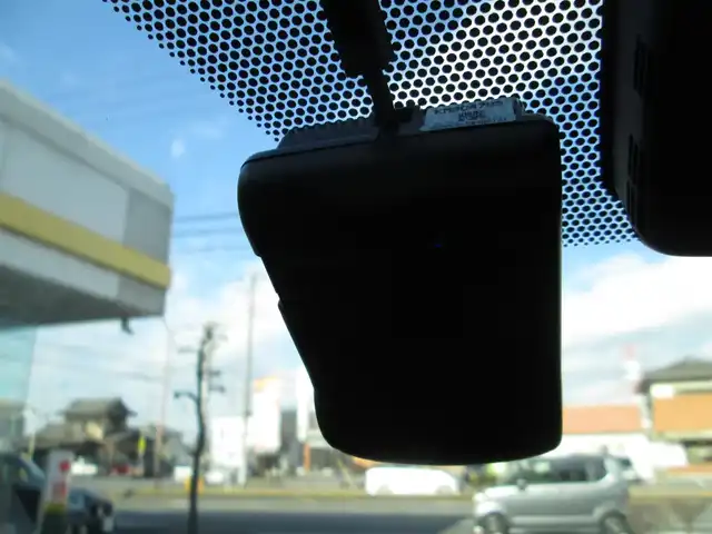 トヨタ プリウス S ツーリングセレクション 千葉県 2015(平27)年 4.9万km エモーショナルレッド ワンオーナー/純正9型SDナビ/バックカメラ/純正オーディオ【DVD/CD/BT/SD】/Toyota Safety Sense P/レーダークルーズコントロール/レーンキープアシスト/黒革シート/前席シートヒーター/AC100V/純正前方ドライブレコーダー/ビルトインETC/スペアキー/取扱説明書/ナビ取扱説明書/新車時保証書/トヨタ整備記録簿(R2/R4/R6)