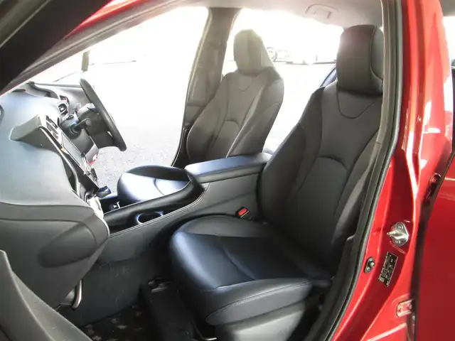 トヨタ プリウス S ツーリングセレクション 千葉県 2015(平27)年 4.9万km エモーショナルレッド ワンオーナー/純正9型SDナビ/バックカメラ/純正オーディオ【DVD/CD/BT/SD】/Toyota Safety Sense P/レーダークルーズコントロール/レーンキープアシスト/黒革シート/前席シートヒーター/AC100V/純正前方ドライブレコーダー/ビルトインETC/スペアキー/取扱説明書/ナビ取扱説明書/新車時保証書/トヨタ整備記録簿(R2/R4/R6)