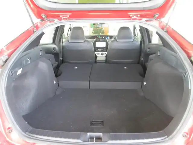 トヨタ プリウス S ツーリングセレクション 千葉県 2015(平27)年 4.9万km エモーショナルレッド ワンオーナー/純正9型SDナビ/バックカメラ/純正オーディオ【DVD/CD/BT/SD】/Toyota Safety Sense P/レーダークルーズコントロール/レーンキープアシスト/黒革シート/前席シートヒーター/AC100V/純正前方ドライブレコーダー/ビルトインETC/スペアキー/取扱説明書/ナビ取扱説明書/新車時保証書/トヨタ整備記録簿(R2/R4/R6)