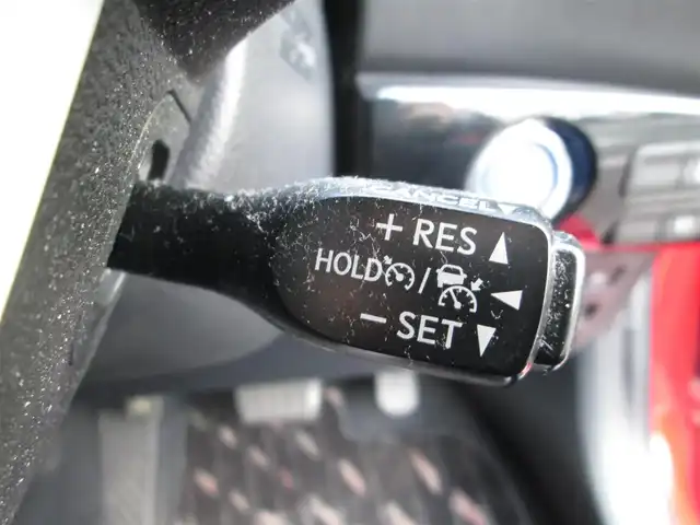 トヨタ プリウス S ツーリングセレクション 千葉県 2015(平27)年 4.9万km エモーショナルレッド ワンオーナー/純正9型SDナビ/バックカメラ/純正オーディオ【DVD/CD/BT/SD】/Toyota Safety Sense P/レーダークルーズコントロール/レーンキープアシスト/黒革シート/前席シートヒーター/AC100V/純正前方ドライブレコーダー/ビルトインETC/スペアキー/取扱説明書/ナビ取扱説明書/新車時保証書/トヨタ整備記録簿(R2/R4/R6)