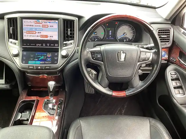 トヨタ クラウン マジェスタ Fバージョン 京都府 2013(平25)年 14.8万km 黒Ｍ 社外エアロ/社外車高調/社外20インチアルミ/黒革シート/前席エアシート/後席シートヒーター/全席ＰＷシート/純正SDナビ　フルセグＴＶ/バックカメラ/ビルトインETC/レーダークルーズ/ＢＳＭ/LEDヘッドライト/LEDフォグ/社外ドラレコ