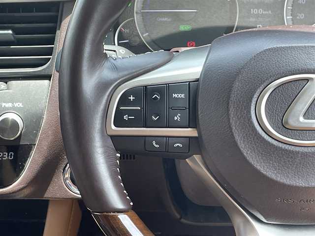 レクサス ＲＸ 450hL 和歌山県 2018(平30)年 6.5万km ソニッククォーツ ワンオーナー/LEXUS　Safety System＋/・プリクラッシュセーフティ/・レーンディパーチャーアラート/・レーダークルーズコントロール(全車速追従機能付き)/・アダプティブハイビームシステム/・ブラインドスポットモニター/純正ナビ/・FM/AM/Bluetooth/・フルセグTV/CD/DVD再生/全方位モニター/レザーシート(前席メモリー付き)/・シートヒーター(2列目まで)/・エアシート(前席)/電動リアゲート/AC100V100Wコンセント/電動パーキングブレーキ/オートホールド/純正20インチアルミホイール/エンジンスターター/ステアリングヒーター/ETC2.0
