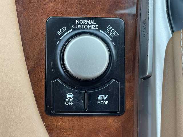 レクサス ＲＸ 450hL 和歌山県 2018(平30)年 6.5万km ソニッククォーツ ワンオーナー/LEXUS　Safety System＋/・プリクラッシュセーフティ/・レーンディパーチャーアラート/・レーダークルーズコントロール(全車速追従機能付き)/・アダプティブハイビームシステム/・ブラインドスポットモニター/純正ナビ/・FM/AM/Bluetooth/・フルセグTV/CD/DVD再生/全方位モニター/レザーシート(前席メモリー付き)/・シートヒーター(2列目まで)/・エアシート(前席)/電動リアゲート/AC100V100Wコンセント/電動パーキングブレーキ/オートホールド/純正20インチアルミホイール/エンジンスターター/ステアリングヒーター/ETC2.0