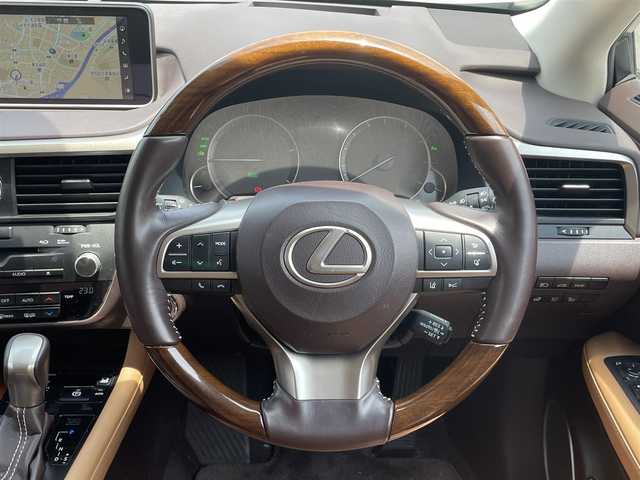 レクサス ＲＸ 450hL 和歌山県 2018(平30)年 6.5万km ソニッククォーツ ワンオーナー/LEXUS　Safety System＋/・プリクラッシュセーフティ/・レーンディパーチャーアラート/・レーダークルーズコントロール(全車速追従機能付き)/・アダプティブハイビームシステム/・ブラインドスポットモニター/純正ナビ/・FM/AM/Bluetooth/・フルセグTV/CD/DVD再生/全方位モニター/レザーシート(前席メモリー付き)/・シートヒーター(2列目まで)/・エアシート(前席)/電動リアゲート/AC100V100Wコンセント/電動パーキングブレーキ/オートホールド/純正20インチアルミホイール/エンジンスターター/ステアリングヒーター/ETC2.0