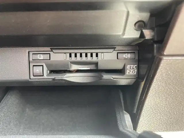レクサス ＲＸ 450hL 和歌山県 2018(平30)年 6.5万km ソニッククォーツ ワンオーナー/LEXUS　Safety System＋/・プリクラッシュセーフティ/・レーンディパーチャーアラート/・レーダークルーズコントロール(全車速追従機能付き)/・アダプティブハイビームシステム/・ブラインドスポットモニター/純正ナビ/・FM/AM/Bluetooth/・フルセグTV/CD/DVD再生/全方位モニター/レザーシート(前席メモリー付き)/・シートヒーター(2列目まで)/・エアシート(前席)/電動リアゲート/AC100V100Wコンセント/電動パーキングブレーキ/オートホールド/純正20インチアルミホイール/エンジンスターター/ステアリングヒーター/ETC2.0
