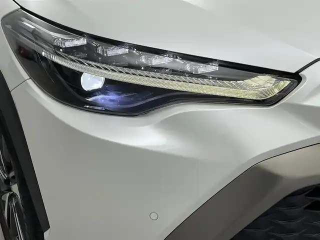 トヨタ カローラ クロス ハイブリッド Z 福井県 2022(令4)年 4.6万km プラチナホワイトパールマイカ トヨタセーフティセンス/・衝突軽減ブレーキ/・クルーズコントロール/・車線逸脱警報機能/・レーンキープアシスト/ディスプレイオーディオ/【AM/FM/CD/Bluetooth/フルセグTV】/全方位カメラ/ビルトインETC/パワーバックドア/ドライブレコーダー/プッシュスタート/スマートキー/スペアキー/オートライト/LEDヘッドライド