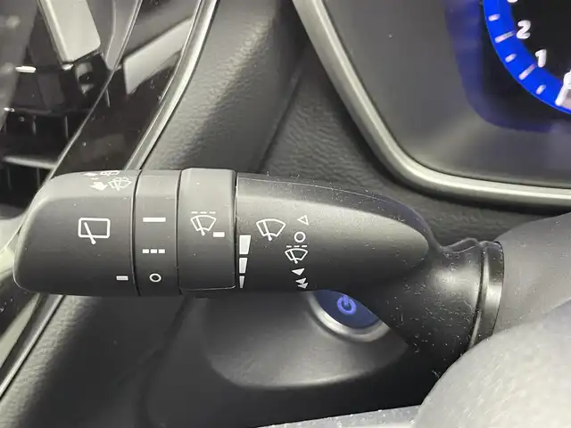 トヨタ カローラ クロス ハイブリッド Z 福井県 2022(令4)年 4.6万km プラチナホワイトパールマイカ トヨタセーフティセンス/・衝突軽減ブレーキ/・クルーズコントロール/・車線逸脱警報機能/・レーンキープアシスト/ディスプレイオーディオ/【AM/FM/CD/Bluetooth/フルセグTV】/全方位カメラ/ビルトインETC/パワーバックドア/ドライブレコーダー/プッシュスタート/スマートキー/スペアキー/オートライト/LEDヘッドライド