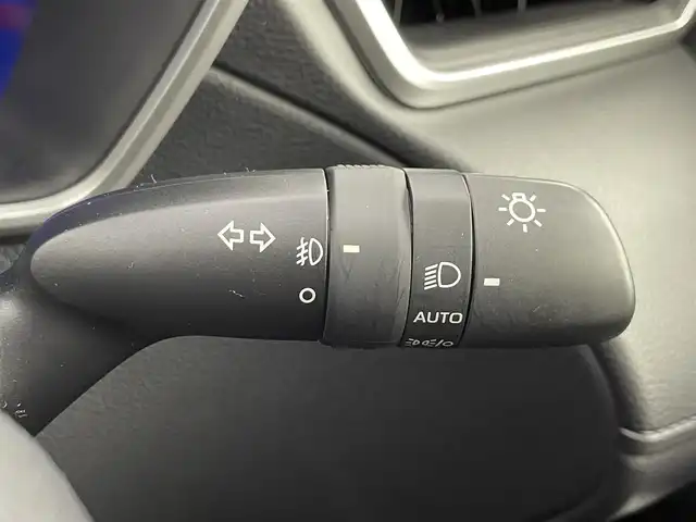 トヨタ カローラ クロス ハイブリッド Z 福井県 2022(令4)年 4.6万km プラチナホワイトパールマイカ トヨタセーフティセンス/・衝突軽減ブレーキ/・クルーズコントロール/・車線逸脱警報機能/・レーンキープアシスト/ディスプレイオーディオ/【AM/FM/CD/Bluetooth/フルセグTV】/全方位カメラ/ビルトインETC/パワーバックドア/ドライブレコーダー/プッシュスタート/スマートキー/スペアキー/オートライト/LEDヘッドライド