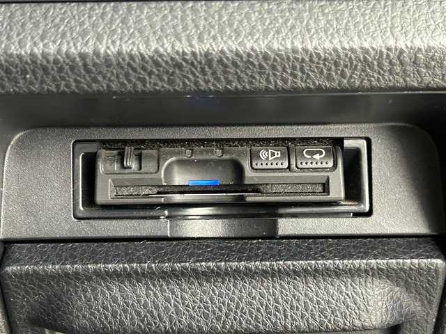トヨタ ヴォクシー ZS 埼玉県 2014(平26)年 7万km ボルドーマイカメタリック 純正ナビ(NSZT-Y62G)/フルセグ/Bluetooth/CD/DVD/バックカメラ/両側パワースライドドア/ステアリングリモコン/電格ウィンカーミラー/純正フロアマット/LEDヘッドライト/オートライト/純正16インチアルミホイール
