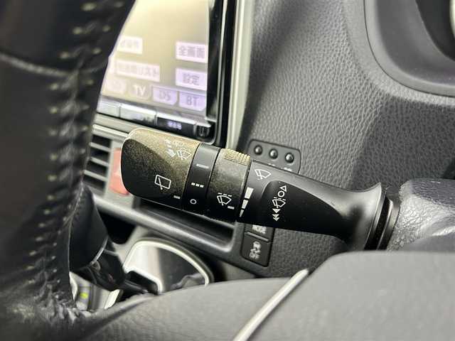 トヨタ ヴォクシー ZS 埼玉県 2014(平26)年 7万km ボルドーマイカメタリック 純正ナビ(NSZT-Y62G)/フルセグ/Bluetooth/CD/DVD/バックカメラ/両側パワースライドドア/ステアリングリモコン/電格ウィンカーミラー/純正フロアマット/LEDヘッドライト/オートライト/純正16インチアルミホイール