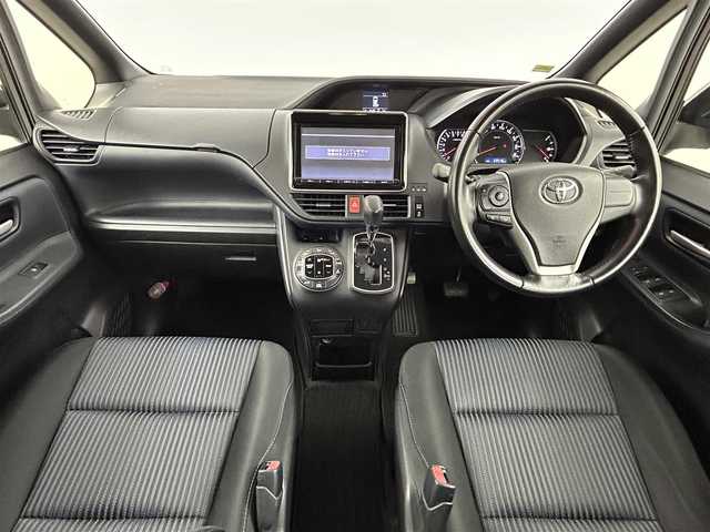 トヨタ ヴォクシー ZS 埼玉県 2014(平26)年 7万km ボルドーマイカメタリック 純正ナビ(NSZT-Y62G)/フルセグ/Bluetooth/CD/DVD/バックカメラ/両側パワースライドドア/ステアリングリモコン/電格ウィンカーミラー/純正フロアマット/LEDヘッドライト/オートライト/純正16インチアルミホイール