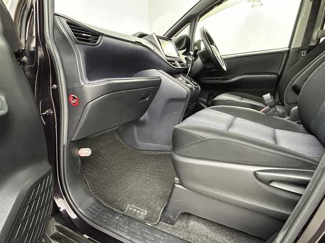 トヨタ ヴォクシー ZS 埼玉県 2014(平26)年 7万km ボルドーマイカメタリック 純正ナビ(NSZT-Y62G)/フルセグ/Bluetooth/CD/DVD/バックカメラ/両側パワースライドドア/ステアリングリモコン/電格ウィンカーミラー/純正フロアマット/LEDヘッドライト/オートライト/純正16インチアルミホイール