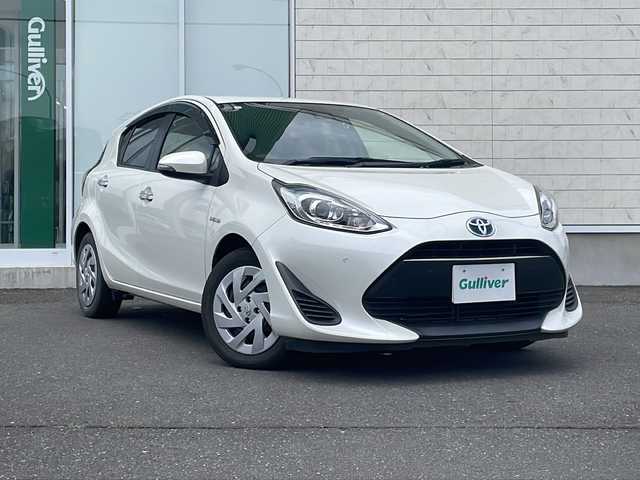 トヨタ アクア S スタイルブラック 岩手県 2019(平31)年 6.3万km ホワイトパールクリスタルシャイン 純正SDナビ/AM/FM/CD/DVD/Bluetooth/フルセグTV/純正/バックカメラ/ビルトインETC/ドライブレコーダー/衝突被害軽減ブレーキ/レーンキープアシスト/横滑り防止装置/クリアランスソナー/nanoe/シートヒーター/オートライト/オートハイビーム/HIDヘッドライト/スマートキー/プッシュスタート/電動格納ミラー/純正キャップ15インチスチールホイール/純正フロアマット/純正ドアバイザー/保証書/取扱説明書