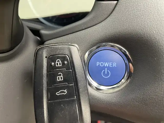 トヨタ クラウン ハイブリッド RS リミテッド 新潟県 2020(令2)年 3.1万km ホワイトパールクリスタルシャイン 衝突軽減システム/トヨタセーフティセンス/純正8型ナビ/全方位カメラ/LEDヘッドライト/レーダークルーズコントロール/シートヒーター/エアシート/フルセグ/CD DVD/Bluetooth/バックカメラ/パワーシート/ヘッドアップディスプレイ/コーナーセンサー/純正アルミホイール/ETC2.0/ブラインドスポットモニター/ステアリングヒーター/オートマチックハイビーム/ステアリングスイッチ/スマートキー/プッシュスタート