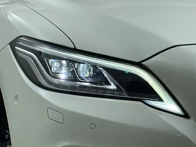 トヨタ クラウン ハイブリッド RS リミテッド 新潟県 2020(令2)年 3.1万km ホワイトパールクリスタルシャイン 衝突軽減システム/トヨタセーフティセンス/純正8型ナビ/全方位カメラ/LEDヘッドライト/レーダークルーズコントロール/シートヒーター/エアシート/フルセグ/CD DVD/Bluetooth/バックカメラ/パワーシート/ヘッドアップディスプレイ/コーナーセンサー/純正アルミホイール/ETC2.0/ブラインドスポットモニター/ステアリングヒーター/オートマチックハイビーム/ステアリングスイッチ/スマートキー/プッシュスタート