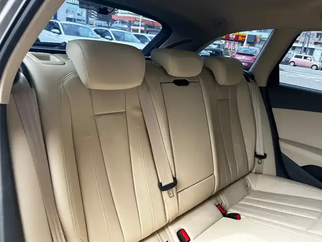 アウディ Ａ４ 45TFSIクワトロアドバンスド 富山県 2020(令2)年 3.9万km グレー メモリナビ/Bluetooth接続/USB接続/AM/FMラジオ/360°カメラ/パワーバックドア/ACC/アイドリングストップ/D/N席パワーシート/D/N席シートヒーター/横滑り防止/パークアシスト/バーチャルコックピット/ETC2.0/純正17インチAW