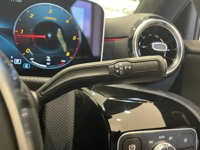 メルセデス・ベンツ Ａ２００ｄ AMGライン 福岡県 2020(令2)年 3.6万km コスモスブラック ナビ　/フルセグ　/ハーフレザー　/シートヒーター　/パワーシート　/ＡＣＣ　/ＢＳＭ　/アクティブレーンキープ　/前後クリアランスソナー　/パドルシフト　/マルチビームＬＥＤ　/スマートキー　/純正１８インチＡＷ　/ＥＴＣ