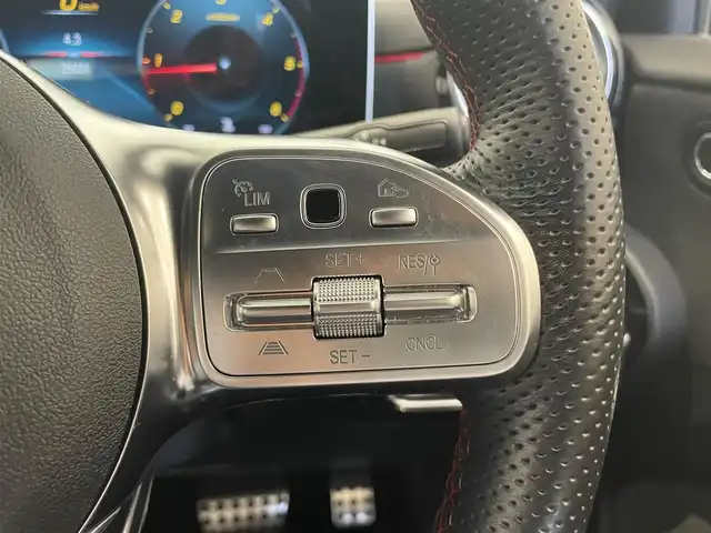 メルセデス・ベンツ Ａ２００ｄ AMGライン 福岡県 2020(令2)年 3.6万km コスモスブラック ナビ　/フルセグ　/ハーフレザー　/シートヒーター　/パワーシート　/ＡＣＣ　/ＢＳＭ　/アクティブレーンキープ　/前後クリアランスソナー　/パドルシフト　/マルチビームＬＥＤ　/スマートキー　/純正１８インチＡＷ　/ＥＴＣ