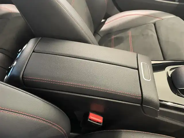 メルセデス・ベンツ Ａ２００ｄ AMGライン 福岡県 2020(令2)年 3.6万km コスモスブラック ナビ　/フルセグ　/ハーフレザー　/シートヒーター　/パワーシート　/ＡＣＣ　/ＢＳＭ　/アクティブレーンキープ　/前後クリアランスソナー　/パドルシフト　/マルチビームＬＥＤ　/スマートキー　/純正１８インチＡＷ　/ＥＴＣ