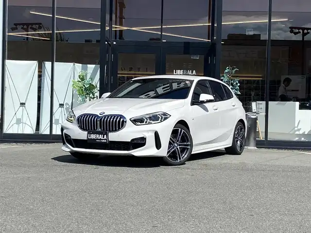 ＢＭＷ １１８ｄ 福岡県 2021(令3)年 3.2万km アルピンホワイトⅢ ・1オーナー/・アクティブクルーズコントロール/・純正ナビ/BT/USB/carplay/・バックカメラ　/・AUTO　HOLD/・D席パワーシート/・ハーフレザーシート/・前後ドラレコ/・ETC/・純正18AW/・BLIS/・LEDライト/・パワーバックドア