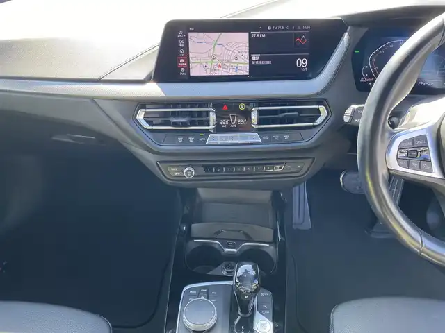 ＢＭＷ １１８ｄ 福岡県 2021(令3)年 3.2万km アルピンホワイトⅢ ・1オーナー/・アクティブクルーズコントロール/・純正ナビ/BT/USB/carplay/・バックカメラ　/・AUTO　HOLD/・D席パワーシート/・ハーフレザーシート/・前後ドラレコ/・ETC/・純正18AW/・BLIS/・LEDライト/・パワーバックドア