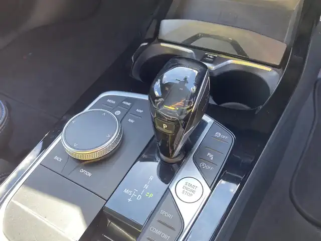ＢＭＷ １１８ｄ 福岡県 2021(令3)年 3.2万km アルピンホワイトⅢ ・1オーナー/・アクティブクルーズコントロール/・純正ナビ/BT/USB/carplay/・バックカメラ　/・AUTO　HOLD/・D席パワーシート/・ハーフレザーシート/・前後ドラレコ/・ETC/・純正18AW/・BLIS/・LEDライト/・パワーバックドア