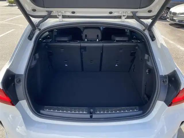 ＢＭＷ １１８ｄ 福岡県 2021(令3)年 3.2万km アルピンホワイトⅢ ・1オーナー/・アクティブクルーズコントロール/・純正ナビ/BT/USB/carplay/・バックカメラ　/・AUTO　HOLD/・D席パワーシート/・ハーフレザーシート/・前後ドラレコ/・ETC/・純正18AW/・BLIS/・LEDライト/・パワーバックドア