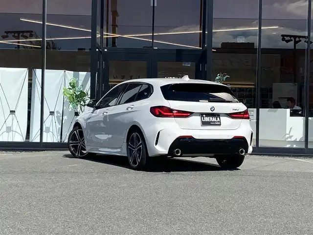 ＢＭＷ １１８ｄ 福岡県 2021(令3)年 3.2万km アルピンホワイトⅢ ・1オーナー/・アクティブクルーズコントロール/・純正ナビ/BT/USB/carplay/・バックカメラ　/・AUTO　HOLD/・D席パワーシート/・ハーフレザーシート/・前後ドラレコ/・ETC/・純正18AW/・BLIS/・LEDライト/・パワーバックドア