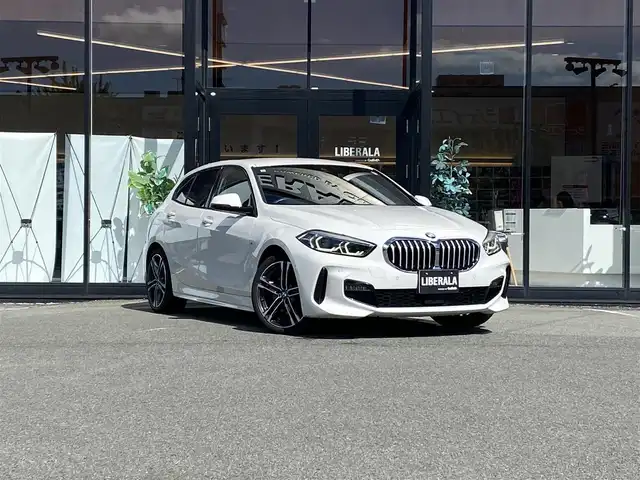ＢＭＷ １１８ｄ 福岡県 2021(令3)年 3.2万km アルピンホワイトⅢ ・1オーナー/・アクティブクルーズコントロール/・純正ナビ/BT/USB/carplay/・バックカメラ　/・AUTO　HOLD/・D席パワーシート/・ハーフレザーシート/・前後ドラレコ/・ETC/・純正18AW/・BLIS/・LEDライト/・パワーバックドア