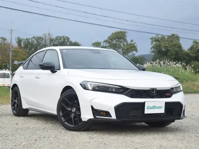 ホンダ シビック RS 兵庫県 2025(令7)年 0.3万km プラチナホワイトパール テールゲートスポイラー/Google搭載9インチディスプレイ/Bluetooth接続可/バックカメラ/ビルトインETC2.0/BOSEサウンド/フルセグTV/ワイヤレス充電/レーダークルコン/ステリモ/LEDヘッドライト/純正18インチAW