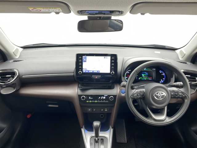 トヨタ ヤリスクロス ハイブリッド Z 千葉県 2022(令4)年 1.6万km 黒 衝突軽減ブレーキ/レーンキープアシスト/オートマッチクハイビーム/純正ディスプレイオーディオ/（フルセグ/Bluetooth/USB/FM/AM/Miracast）/バックカメラ/全方位カメラ/ETC/ブラインドスポットモニター/ハーフレザーシート/シートヒーター（運転席＋助手席）/LEDヘッドライト/電動格納ミラー