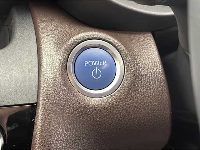 トヨタ ヤリスクロス ハイブリッド Z 千葉県 2022(令4)年 1.6万km 黒 衝突軽減ブレーキ/レーンキープアシスト/オートマッチクハイビーム/純正ディスプレイオーディオ/（フルセグ/Bluetooth/USB/FM/AM/Miracast）/バックカメラ/全方位カメラ/ETC/ブラインドスポットモニター/ハーフレザーシート/シートヒーター（運転席＋助手席）/LEDヘッドライト/電動格納ミラー