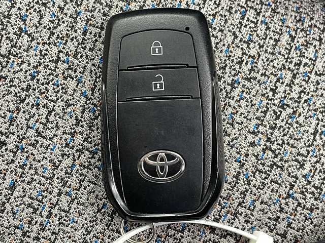 トヨタ ヤリスクロス ハイブリッド Z 千葉県 2022(令4)年 1.6万km 黒 衝突軽減ブレーキ/レーンキープアシスト/オートマッチクハイビーム/純正ディスプレイオーディオ/（フルセグ/Bluetooth/USB/FM/AM/Miracast）/バックカメラ/全方位カメラ/ETC/ブラインドスポットモニター/ハーフレザーシート/シートヒーター（運転席＋助手席）/LEDヘッドライト/電動格納ミラー