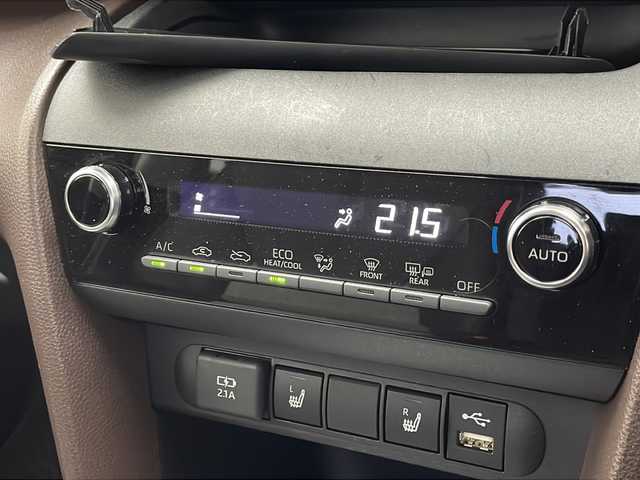 トヨタ ヤリスクロス ハイブリッド Z 千葉県 2022(令4)年 1.6万km 黒 衝突軽減ブレーキ/レーンキープアシスト/オートマッチクハイビーム/純正ディスプレイオーディオ/（フルセグ/Bluetooth/USB/FM/AM/Miracast）/バックカメラ/全方位カメラ/ETC/ブラインドスポットモニター/ハーフレザーシート/シートヒーター（運転席＋助手席）/LEDヘッドライト/電動格納ミラー