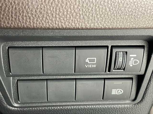 トヨタ ヤリスクロス ハイブリッド Z 千葉県 2022(令4)年 1.6万km 黒 衝突軽減ブレーキ/レーンキープアシスト/オートマッチクハイビーム/純正ディスプレイオーディオ/（フルセグ/Bluetooth/USB/FM/AM/Miracast）/バックカメラ/全方位カメラ/ETC/ブラインドスポットモニター/ハーフレザーシート/シートヒーター（運転席＋助手席）/LEDヘッドライト/電動格納ミラー