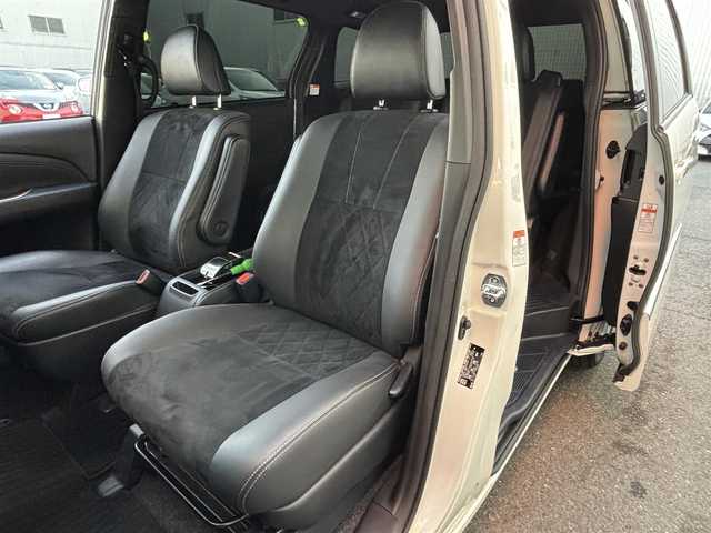 トヨタ エスティマ アエラス プレミアム G 大阪府 2017(平29)年 4.2万km ホワイトパールクリスタルシャイン 4WD/ワンオーナー/社外8型ナビ フルセグTV CD DVD BT/バックカメラ/両側パワースライドドア/パワーバックドア/衝突被害軽減ブレーキ/レーンアシスト/オートマチックハイビーム/LEDオートヘッドライト/ハーフレザーシート/前席シートヒーター/運転席パワーシート/ステアリングリモコン/スマートキー/ビルトインETC/ドラレコ/ウッドコンビステアリング/保証書 取説