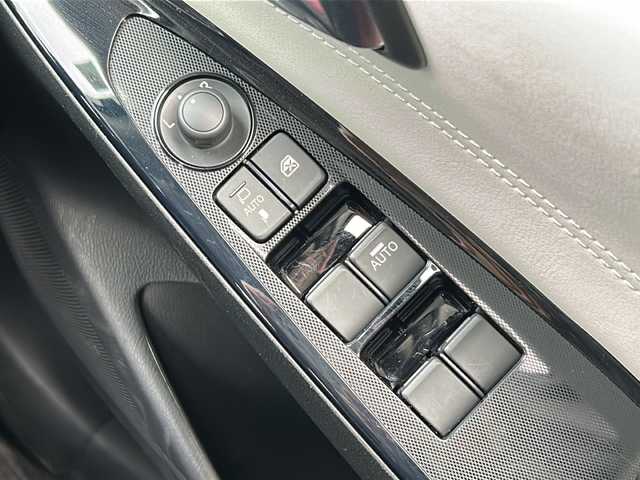 マツダ デミオ XD ノーブルクリムゾン 広島県 2018(平30)年 2.8万km スノーフレイクホワイトパールマイカ 禁煙車/３６０°ビュー・モニター＋フロントパーキングセンサー（センター／コーナー）/アダプティブ・ＬＥＤ・ヘッドライト/スマート・ブレーキ・サポート＆マツダ・レーダー・クルーズ・コントロール/BSM/マツダコネクトナビ/・フルセグ/CD/DVD/Bluetooth/USB/AUX/革巻きステアリング/ステアリングスイッチ/オートライト/パドルシフト/シートヒーター/LEDヘッドライト/スマートキー/プッシュスタート/スペアキー/トノカバー/専用シート（カラー：レッド（千鳥格子））/ETC２．０/ドライブレコーダー配線無しのため動作確認できず/純正フロアマット/純正16インチアルミホイール