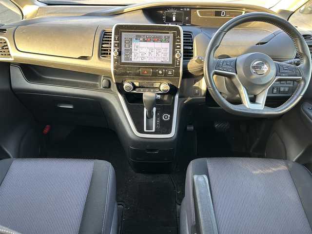 日産 セレナ ハイウェイスター Vセレクション 岡山県 2017(平29)年 7.7万km マルーンレッド 2トーン 登録時走行距離76862km/純正10インチナビ/フルセグTV(AM/FM/CD/DVD/Bluetooth)/純正11インチフリップダウンモニター/両側パワースライドドア/ハンズフリーパワースライドドア/アラウンドビューモニター/ビルトインETC/ドライブレコーダー/インテリジェントパーキングアシスト/クルーズコントロール/クリアランスソナー/衝突軽減ブレーキ/横滑り防止装置/オートライト/アイドリングストップ/16インチ純正AW/純正フロアマット