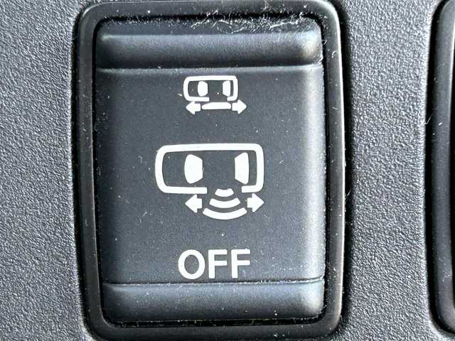 日産 セレナ ハイウェイスター Vセレクション 岡山県 2017(平29)年 7.7万km マルーンレッド 2トーン 登録時走行距離76862km/純正10インチナビ/フルセグTV(AM/FM/CD/DVD/Bluetooth)/純正11インチフリップダウンモニター/両側パワースライドドア/ハンズフリーパワースライドドア/アラウンドビューモニター/ビルトインETC/ドライブレコーダー/インテリジェントパーキングアシスト/クルーズコントロール/クリアランスソナー/衝突軽減ブレーキ/横滑り防止装置/オートライト/アイドリングストップ/16インチ純正AW/純正フロアマット