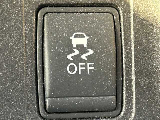 日産 セレナ ハイウェイスター Vセレクション 岡山県 2017(平29)年 7.7万km マルーンレッド 2トーン 登録時走行距離76862km/純正10インチナビ/フルセグTV(AM/FM/CD/DVD/Bluetooth)/純正11インチフリップダウンモニター/両側パワースライドドア/ハンズフリーパワースライドドア/アラウンドビューモニター/ビルトインETC/ドライブレコーダー/インテリジェントパーキングアシスト/クルーズコントロール/クリアランスソナー/衝突軽減ブレーキ/横滑り防止装置/オートライト/アイドリングストップ/16インチ純正AW/純正フロアマット