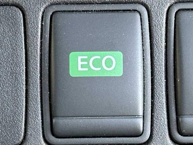 日産 セレナ ハイウェイスター Vセレクション 岡山県 2017(平29)年 7.7万km マルーンレッド 2トーン 登録時走行距離76862km/純正10インチナビ/フルセグTV(AM/FM/CD/DVD/Bluetooth)/純正11インチフリップダウンモニター/両側パワースライドドア/ハンズフリーパワースライドドア/アラウンドビューモニター/ビルトインETC/ドライブレコーダー/インテリジェントパーキングアシスト/クルーズコントロール/クリアランスソナー/衝突軽減ブレーキ/横滑り防止装置/オートライト/アイドリングストップ/16インチ純正AW/純正フロアマット